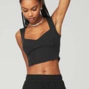 Alo Ribbed Sweetheart Short Sleeve in Black